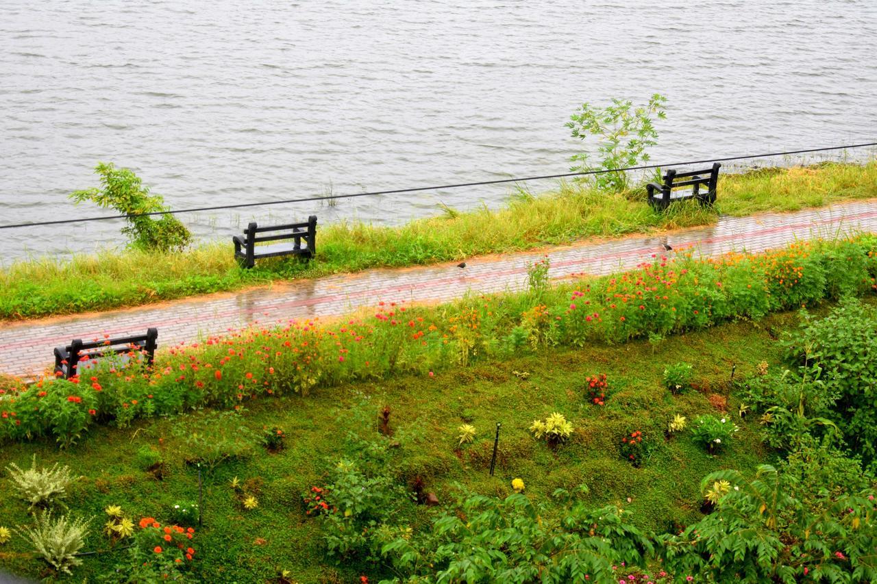 Lake City Resort Anuradhapura Ngoại thất bức ảnh