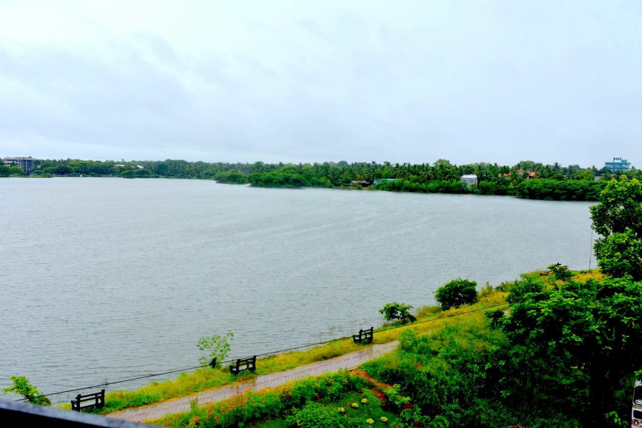 Lake City Resort Anuradhapura Ngoại thất bức ảnh