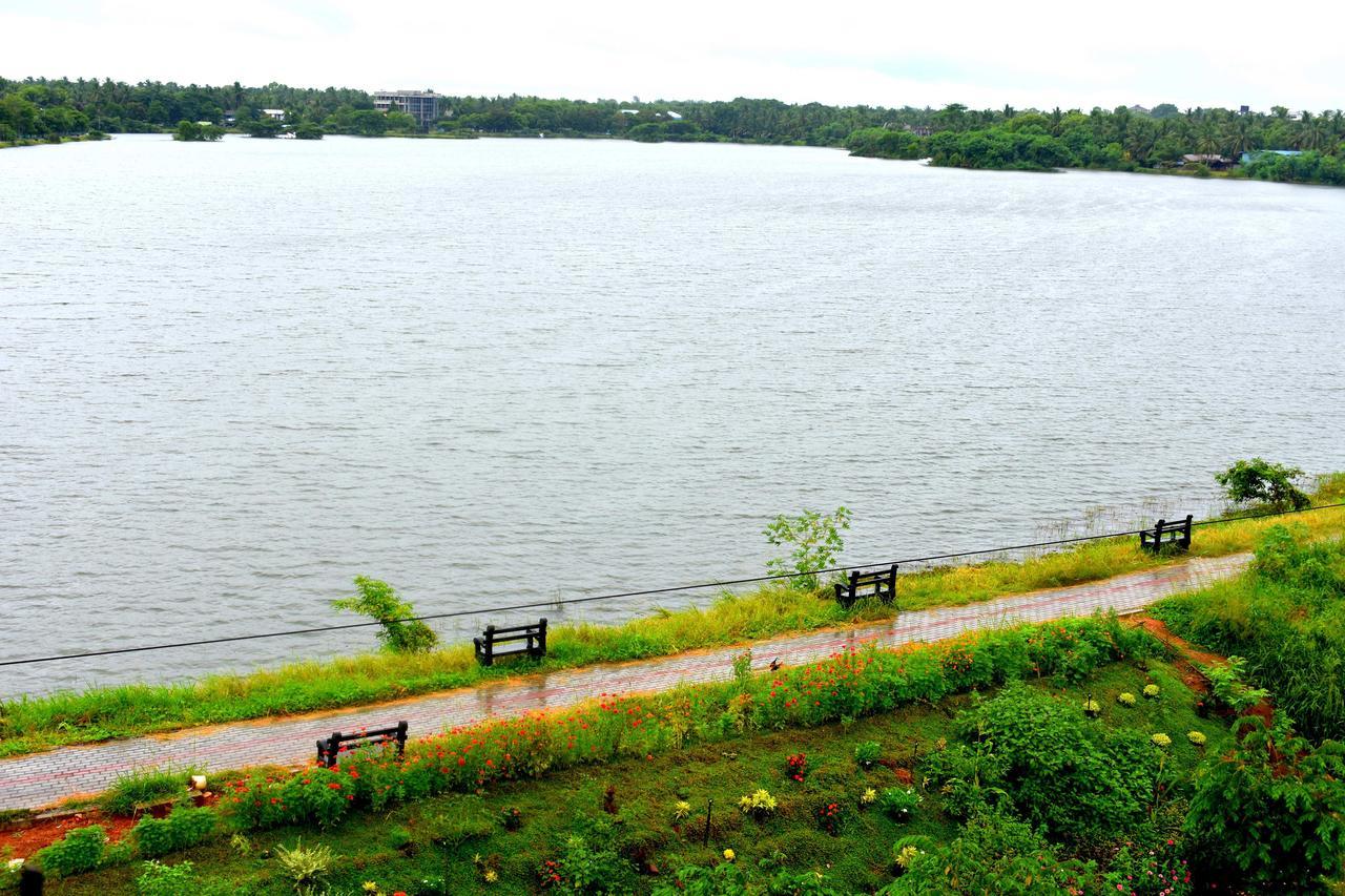 Lake City Resort Anuradhapura Ngoại thất bức ảnh