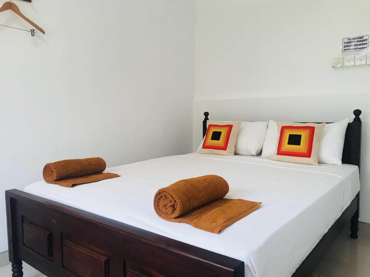 Lake City Resort Anuradhapura Ngoại thất bức ảnh