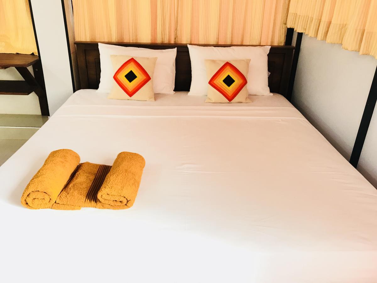Lake City Resort Anuradhapura Ngoại thất bức ảnh